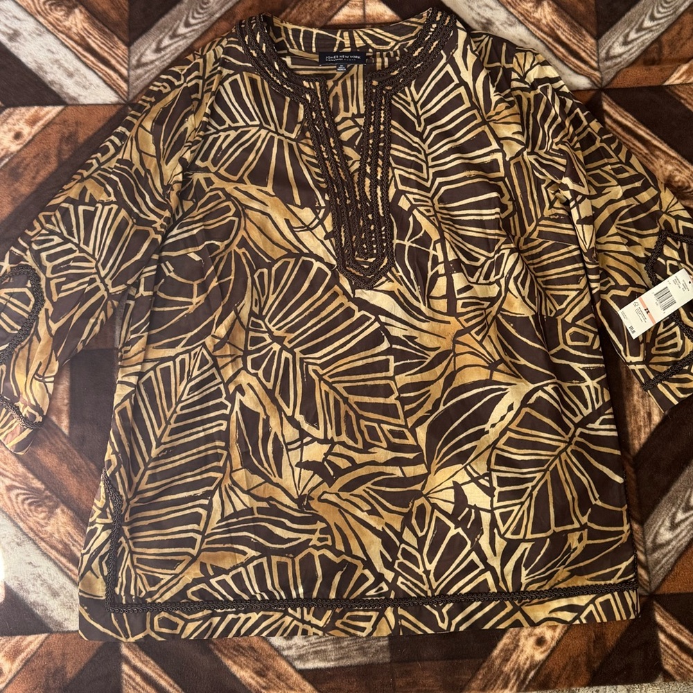 Jones New York Brown and Gold Leaf-Print Tunic with Embroidered Neckline